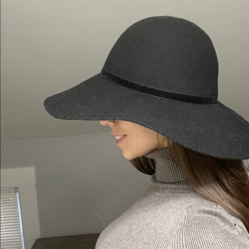 Black wide brim hat